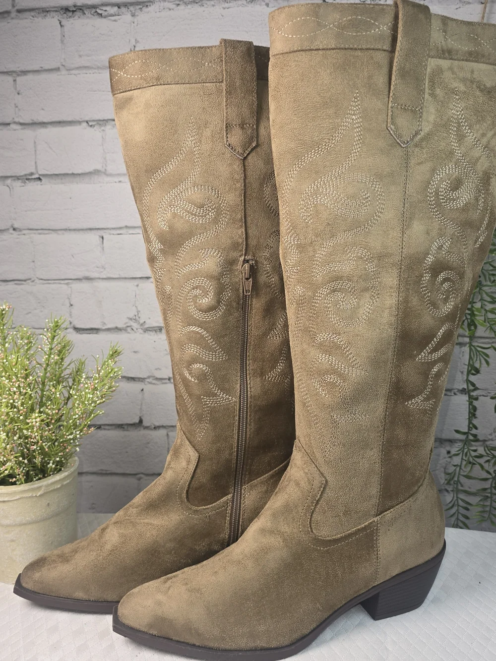 WOMENS OVER THE KNEE WESTERN BOOTS TAN SIZE 11 FAUX SUEDE HEELED WIDE CALF